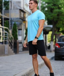 Летний мужской комплект - бирюзовая футболка и черные шорты
