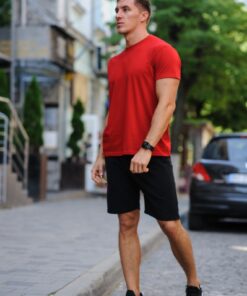 Мужской летний комплект - красная футболка и черные шорты