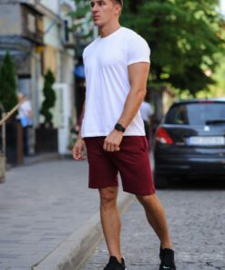 Мужской комплект - белая футболка и бордовые шорты