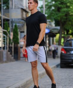 Летний комплект - черная футболка и светло-серые шорты с лампасом