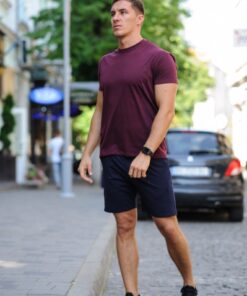 Летний комплект - бордовая футболка и темно-синие шорты