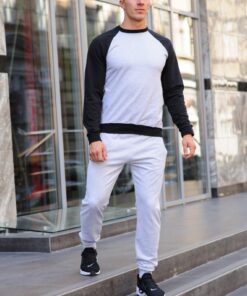 Мужской спортивный костюм - серый свитшот с черными рукавами и серые штаны, весна-осень