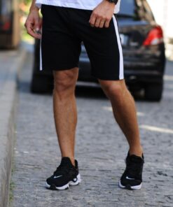 Мужские спортивные шорты, цвет черный с белыми лампасами