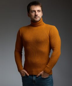 Теплый мужской гольф, горловина с подворотом, цвет горчичный