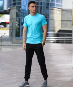 Комплект. Спортивные штаны и футболка. Разные цвета и размеры.